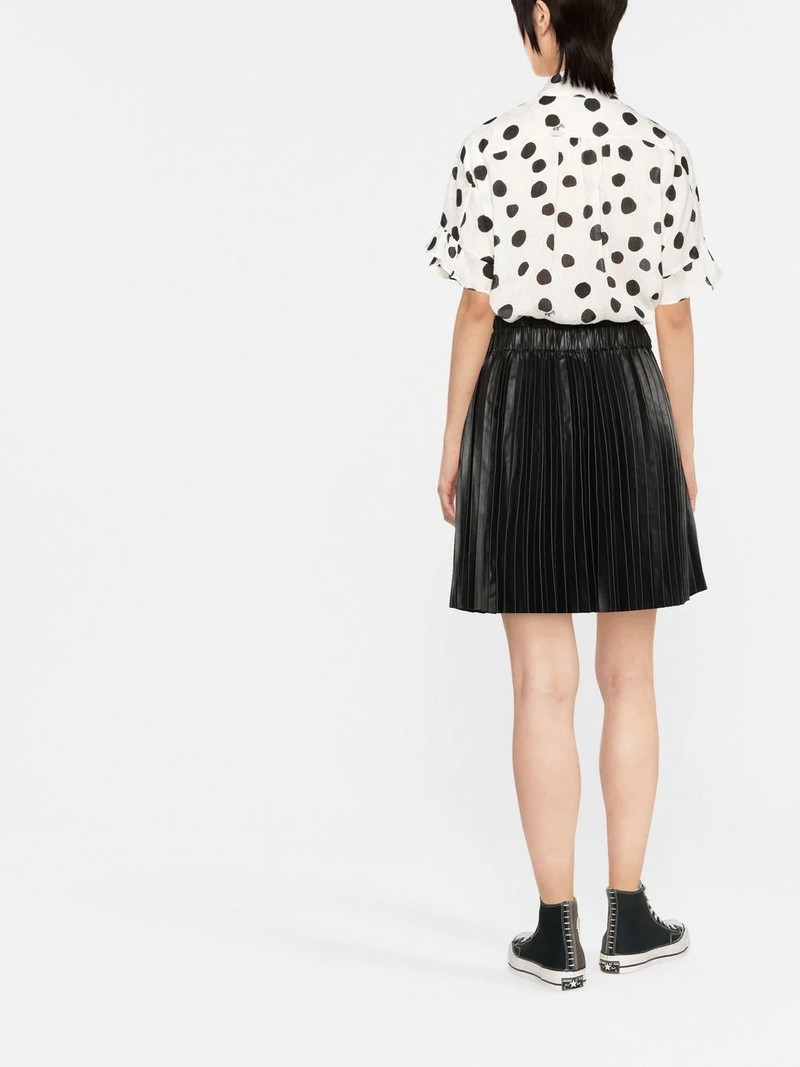 high-waisted skirt 3