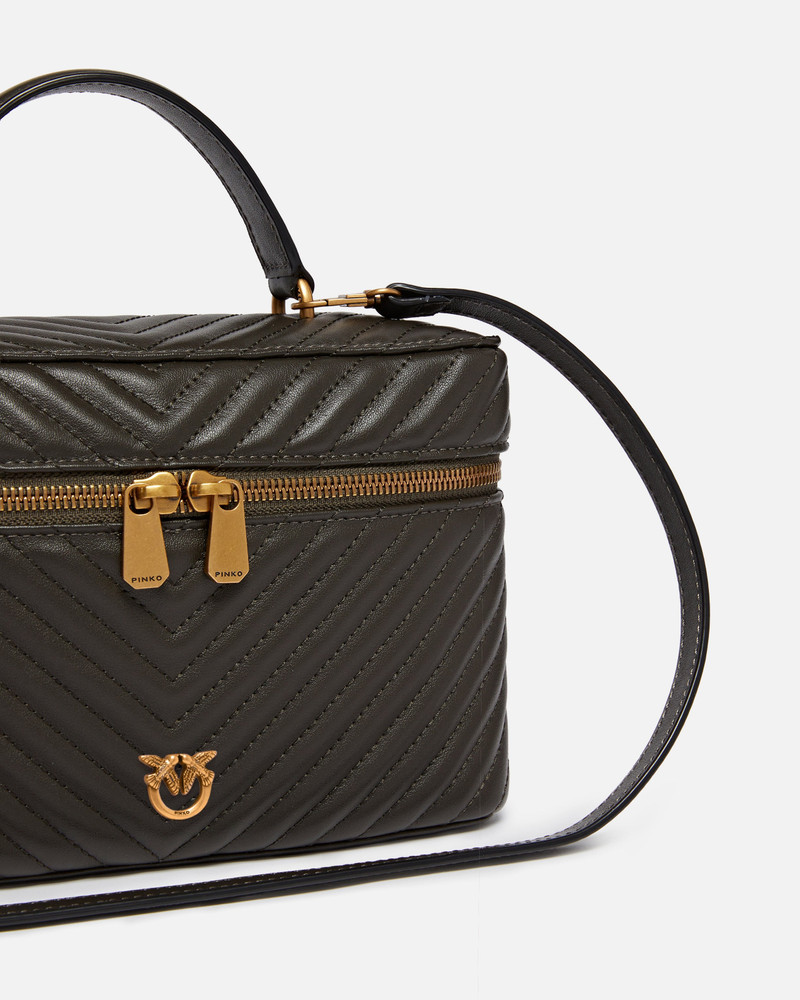 MEDIUM BEAUTY CASE WITH SHOULDER STRAP IN CHEVRON NAPPA 3