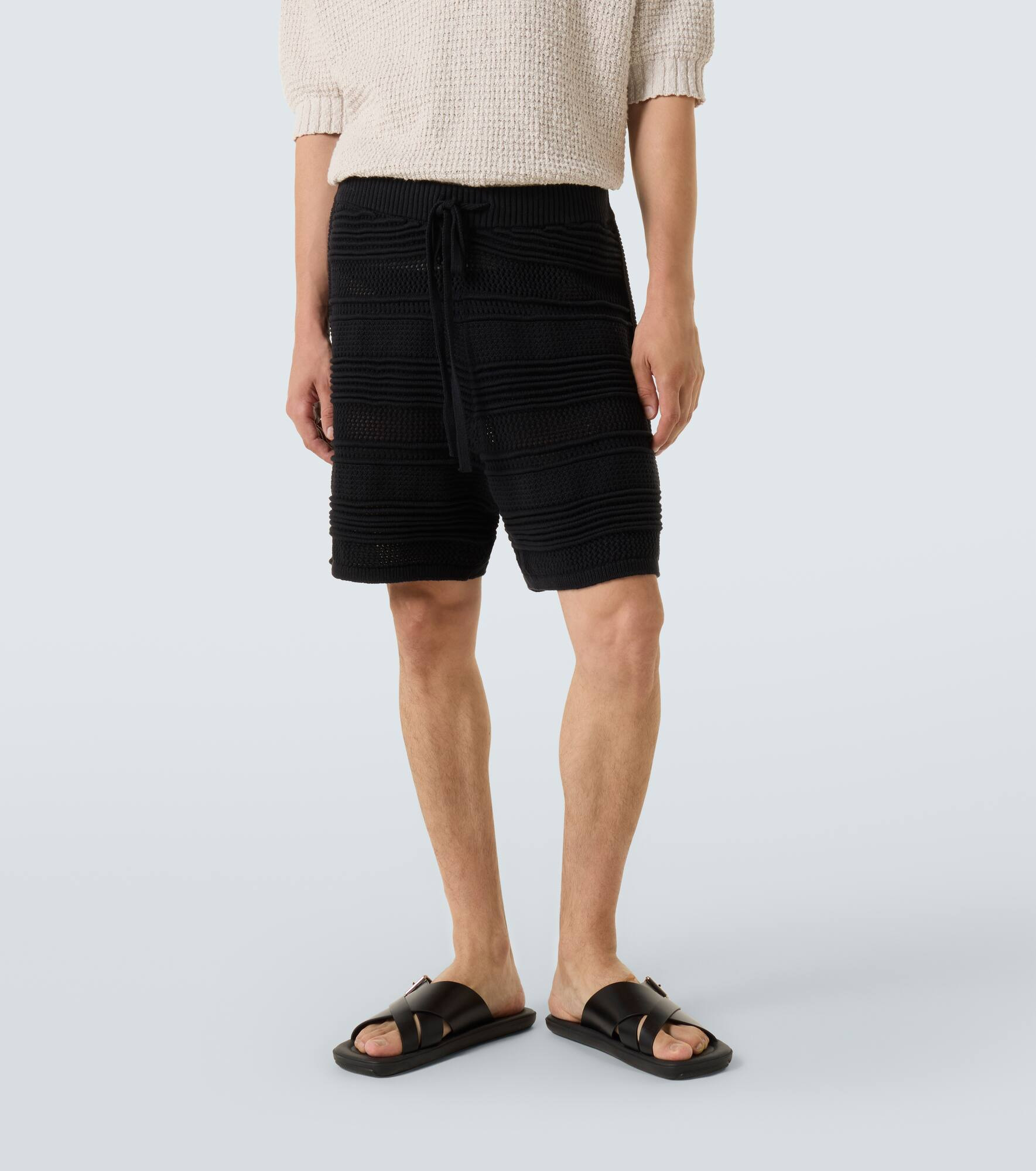 Cotton-blend crochet Bermuda shorts - 3