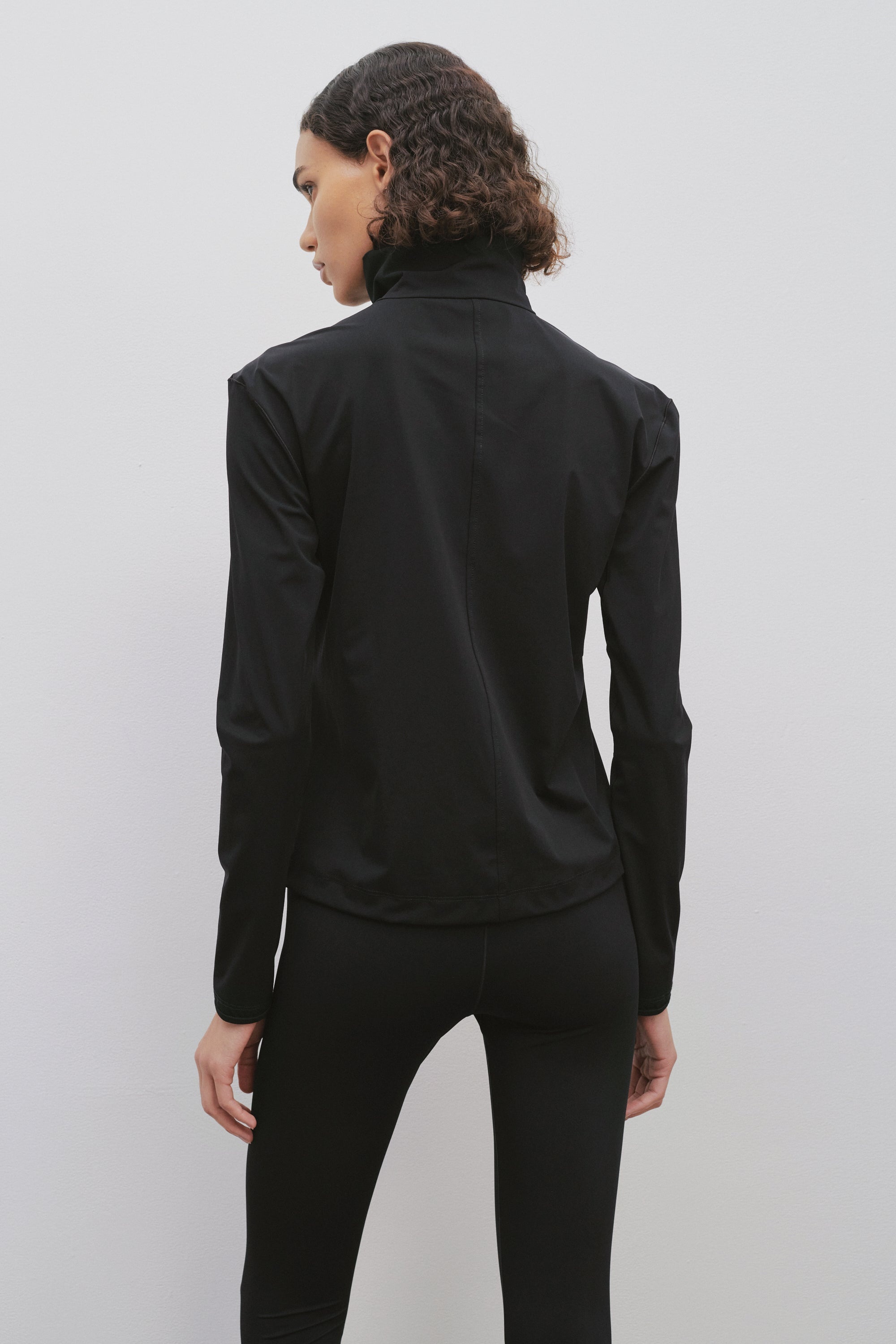 フィットネストップス [The Row] Estreilla Top in Jersey Estreilla Top Black in Jersey – The Row
