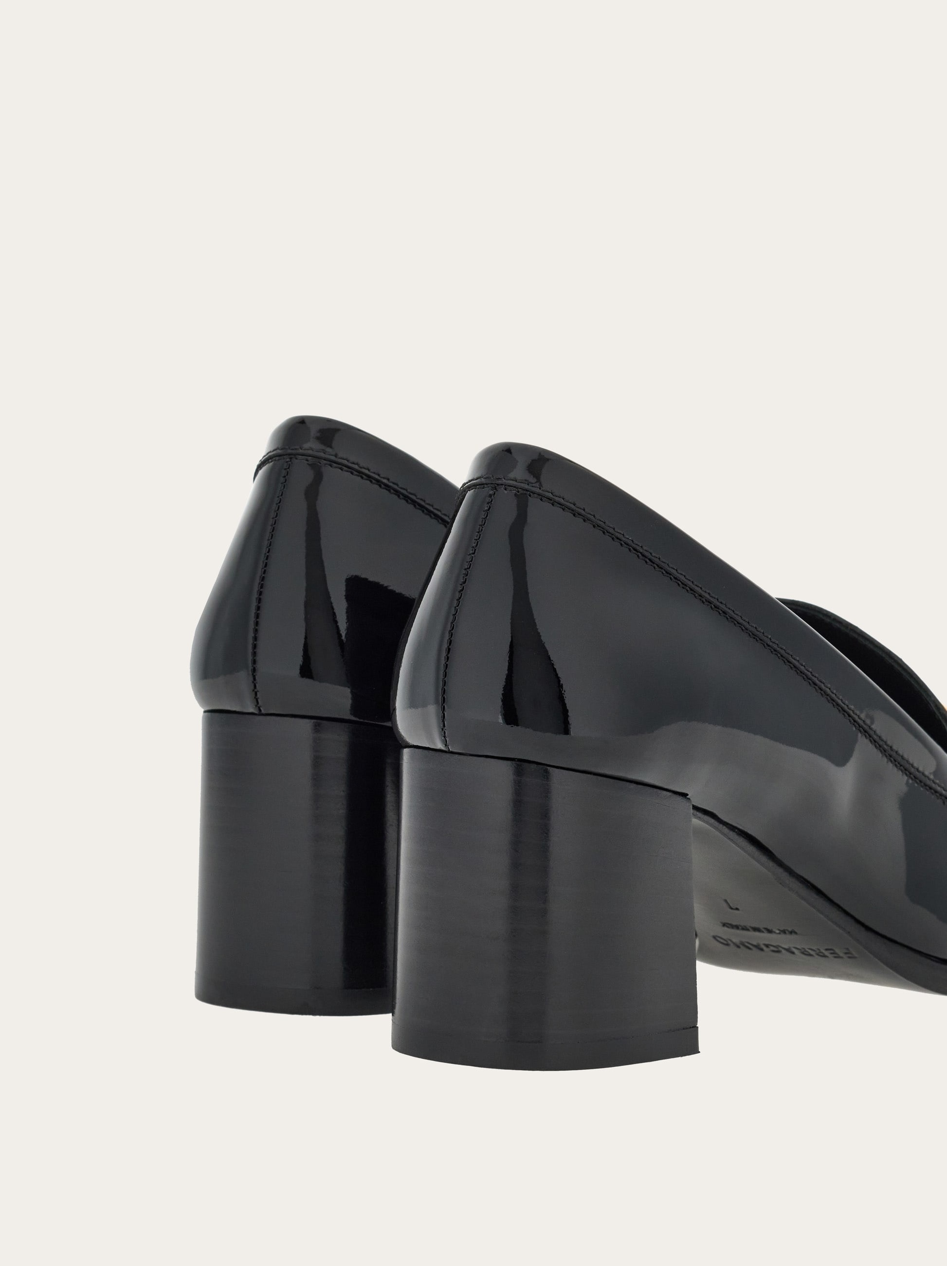 Heeled loafer with Gancini ornament - 3