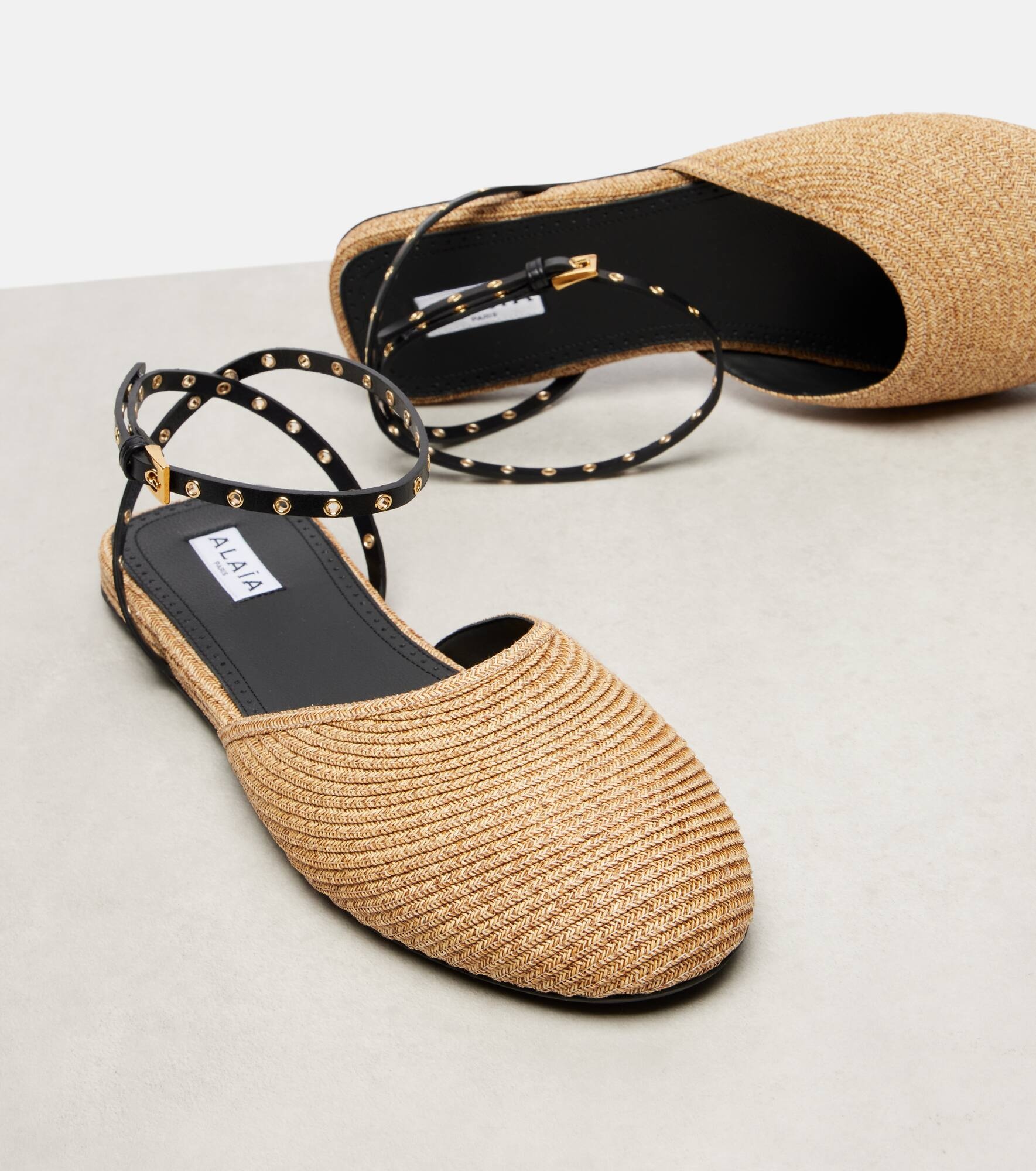 Leather-trimmed raffia flats - 5