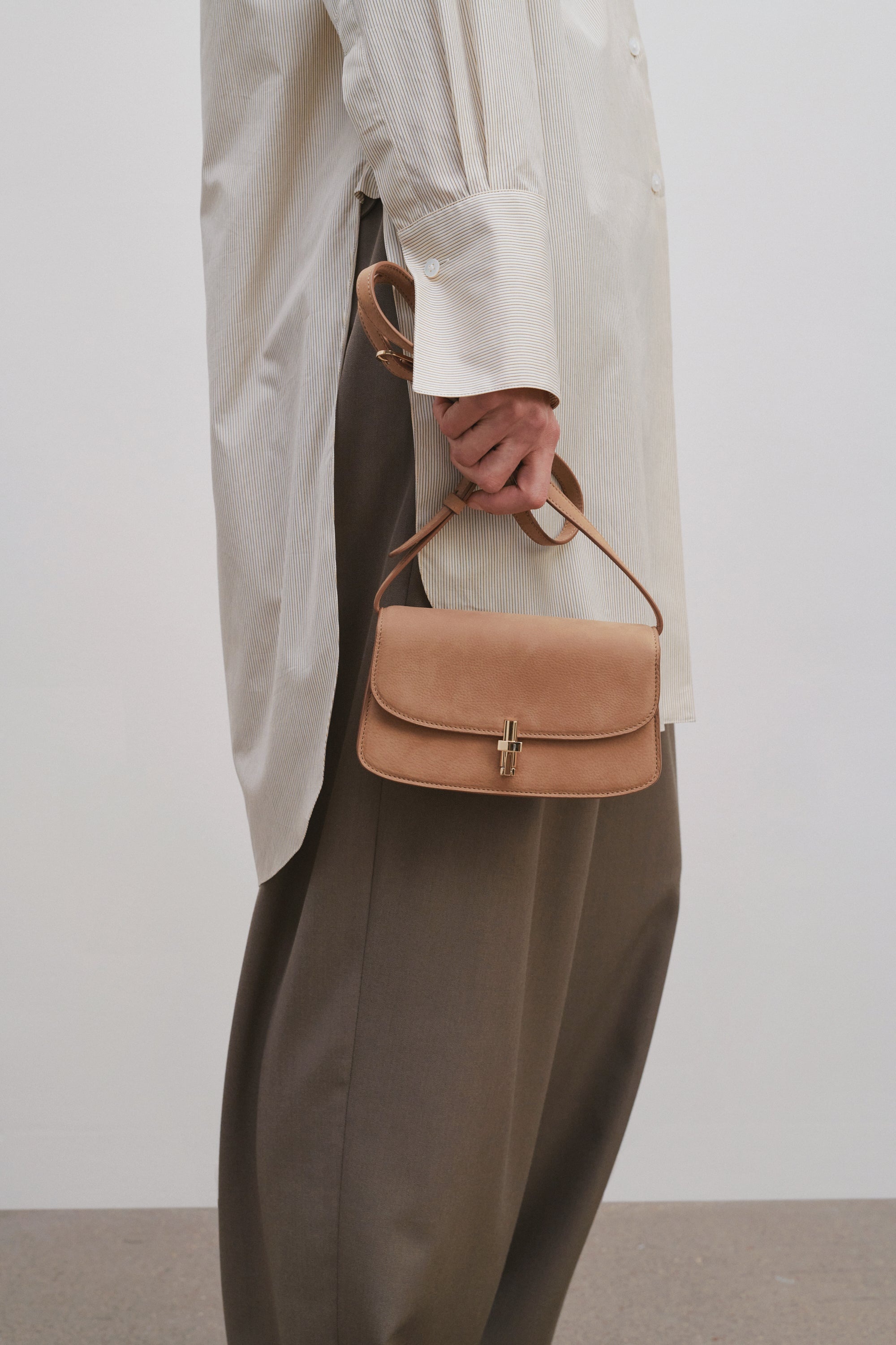 E/W Sofia in Nubuck - 4