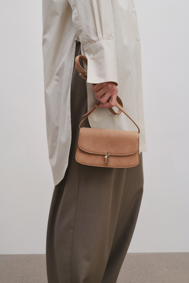 E/W Sofia in Nubuck 4