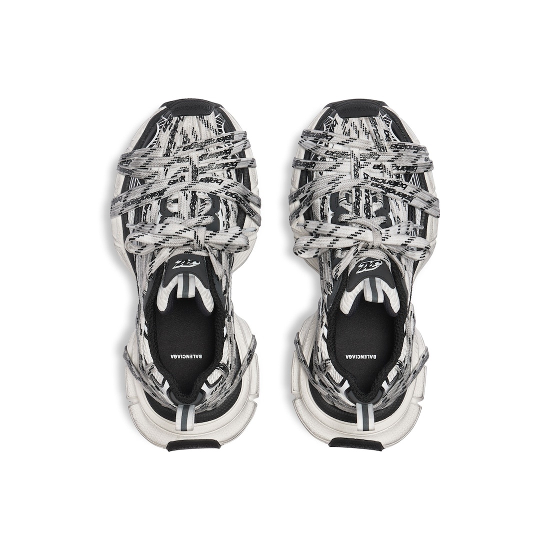 Women's 3xl Extreme Laces Logo Sneaker in White/black - 6