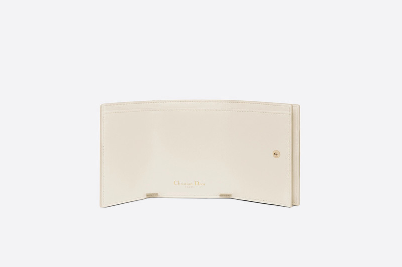 30 Montaigne Compact Wallet 4