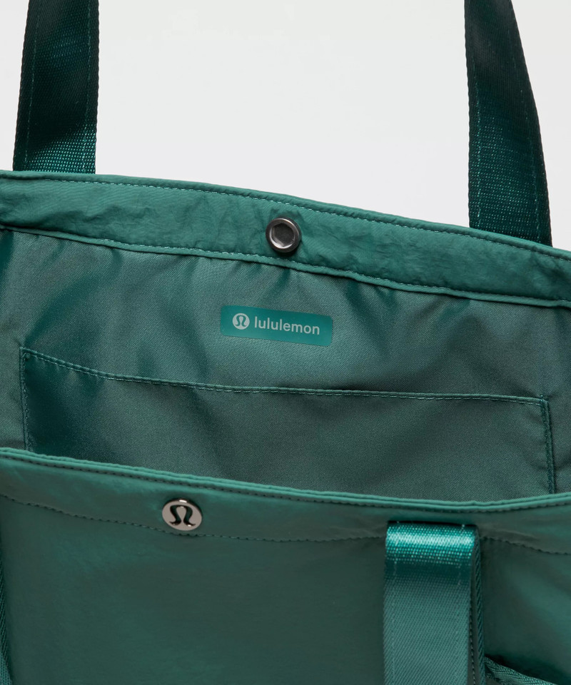Daily Multi-Pocket Tote Bag 20L 4