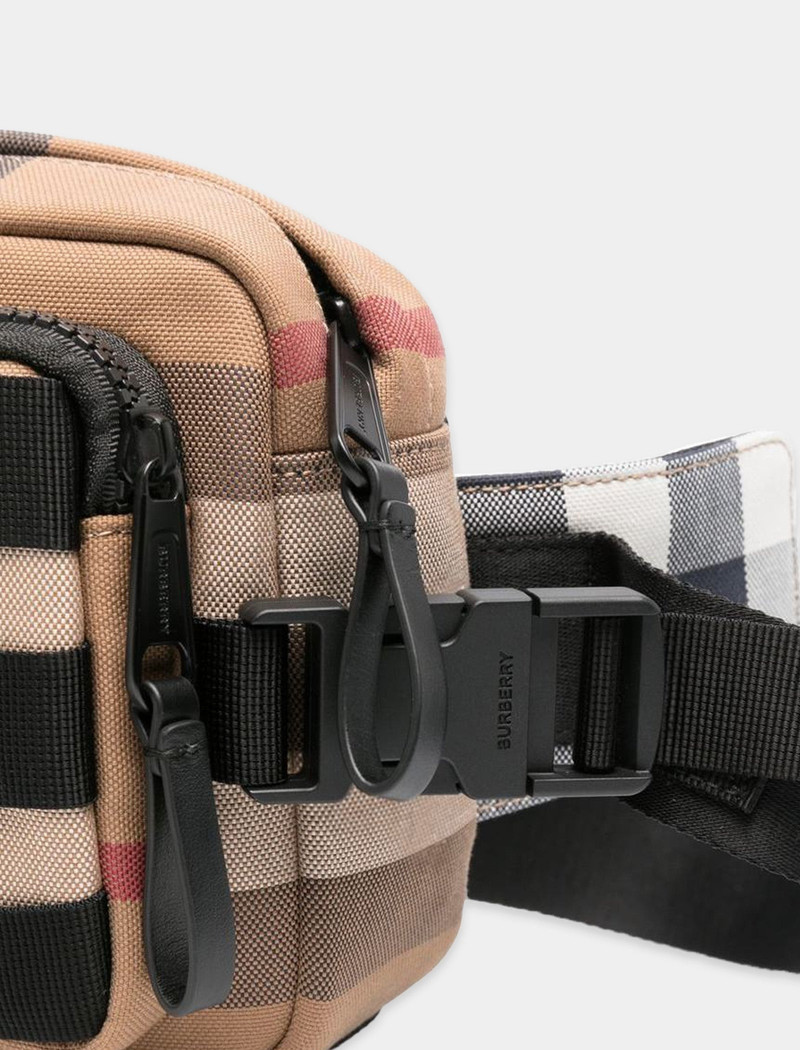 Burberry EXAGERRATED CHECK PADDY BUMBAG outlook