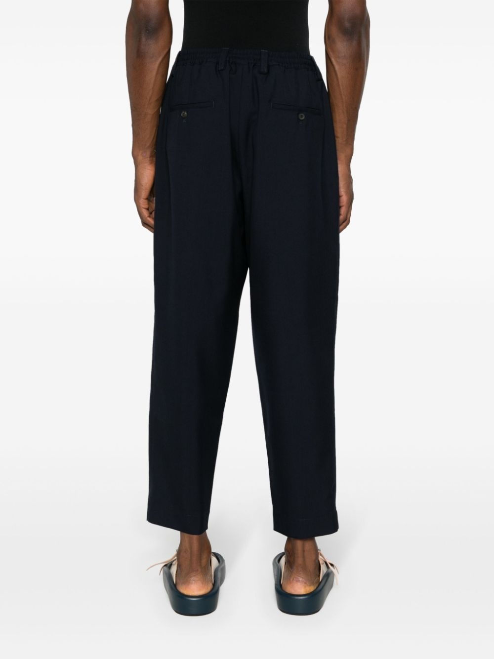 PLEAT-DETAIL TAPERED TROUSERS - 4