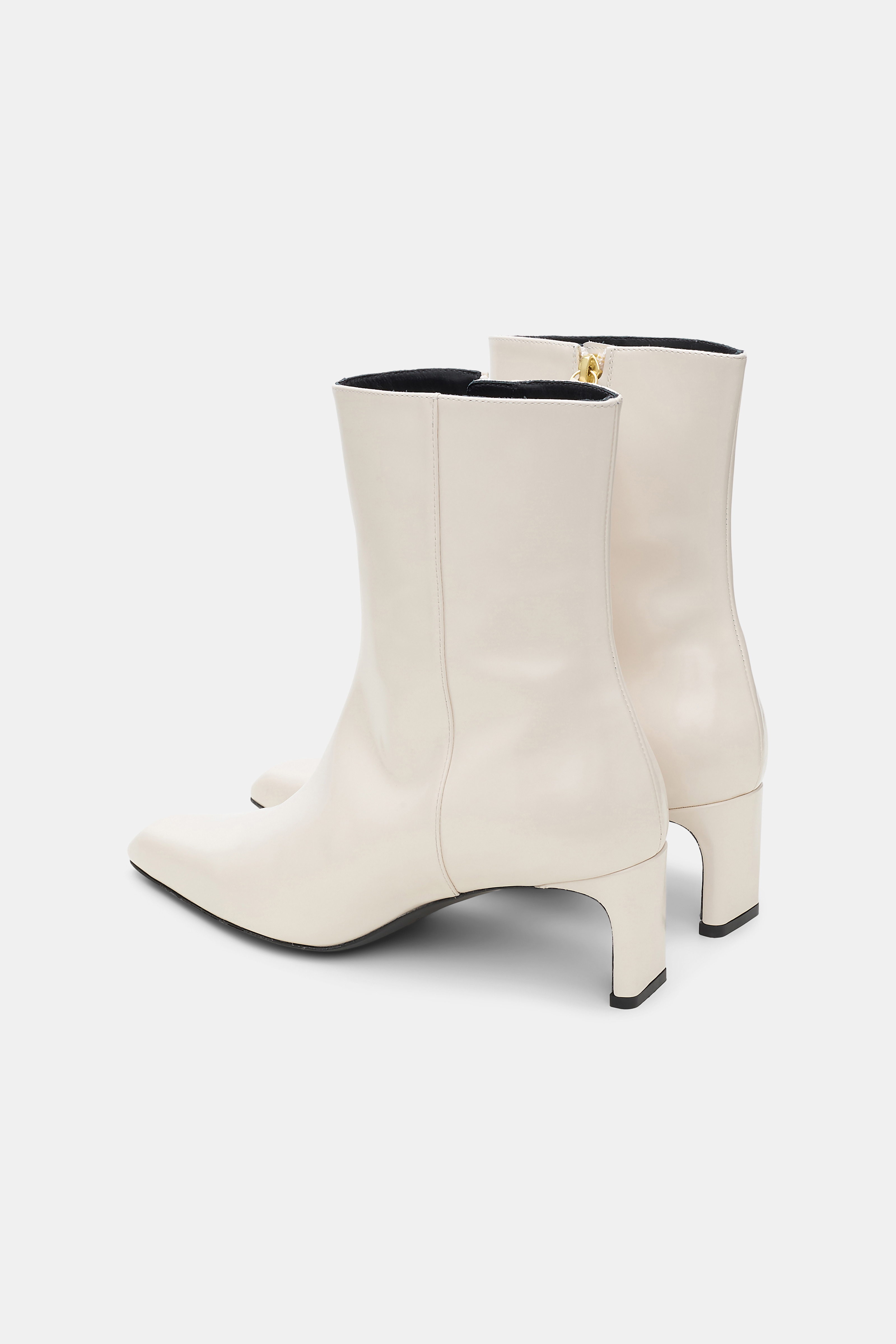SUBTLE SHINE Ankle Boot - 8