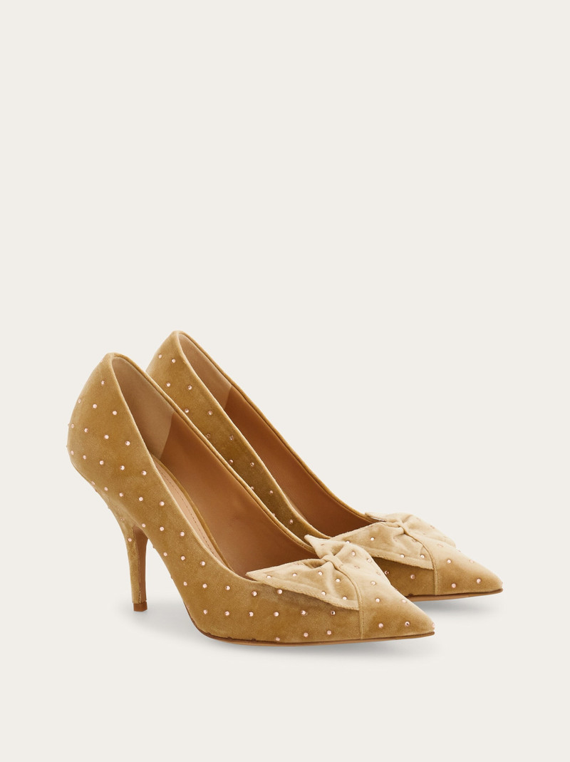 Mid heel pump with bow detail 2