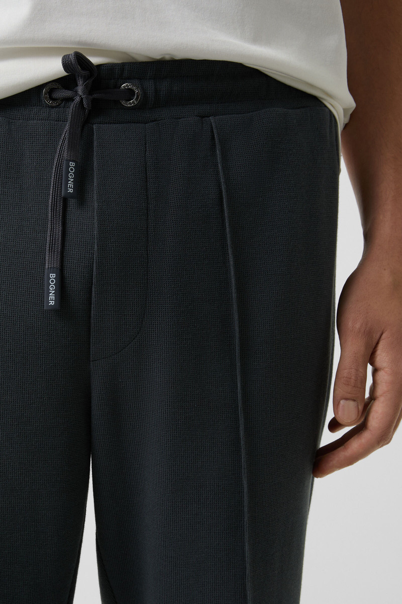 Ezra sweatpants in Anthracite 5