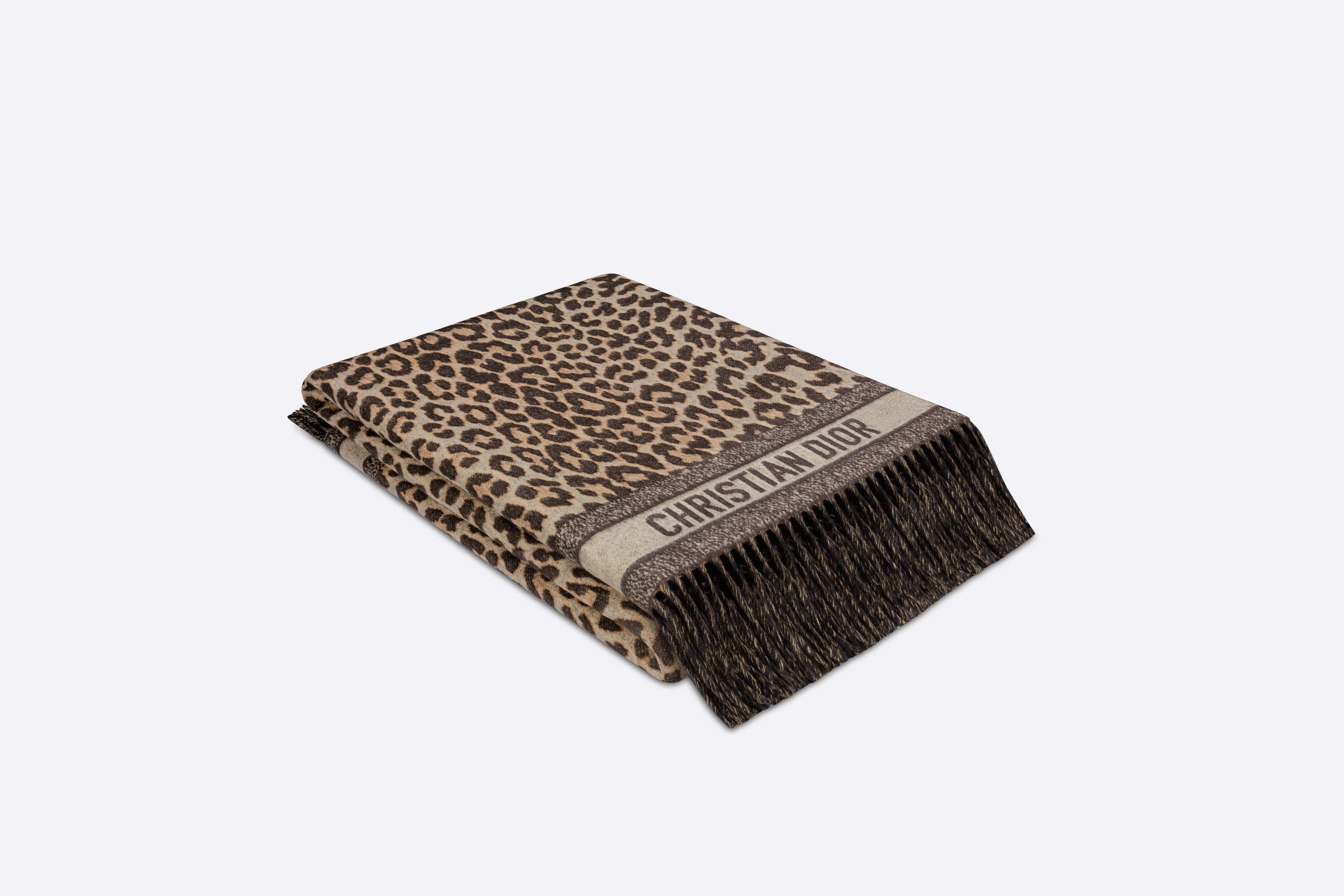 Mizza Reversible Blanket 4