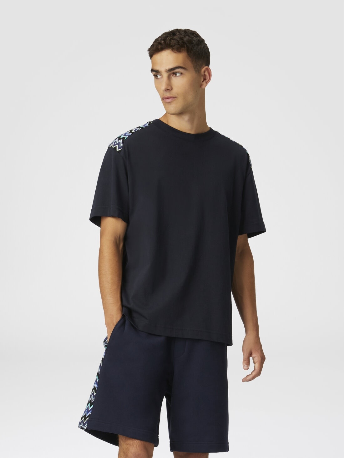 Cotton shorts with zigzag insert - 4