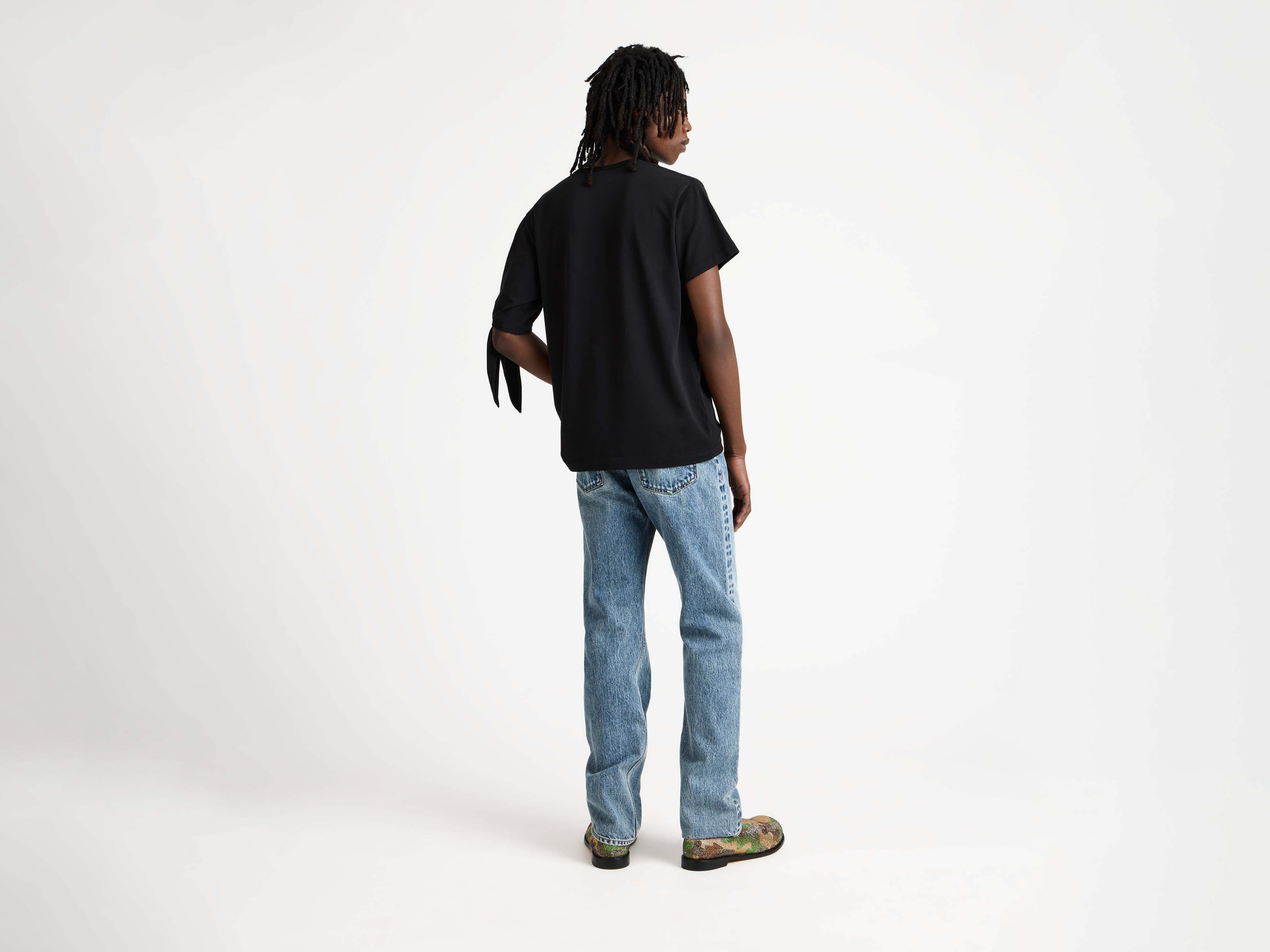 KNOTTED SLEEVE T-SHIRT IN BLACK - 3