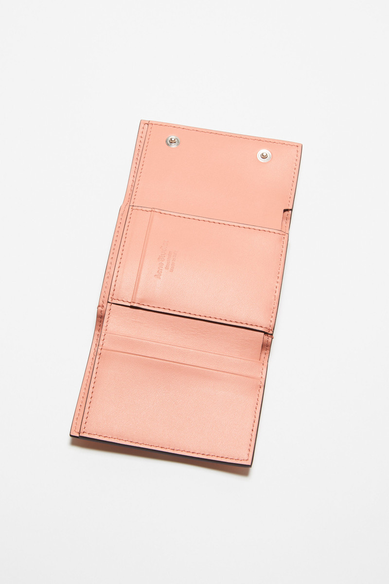 Trifold leather wallet - Salmon pink 6