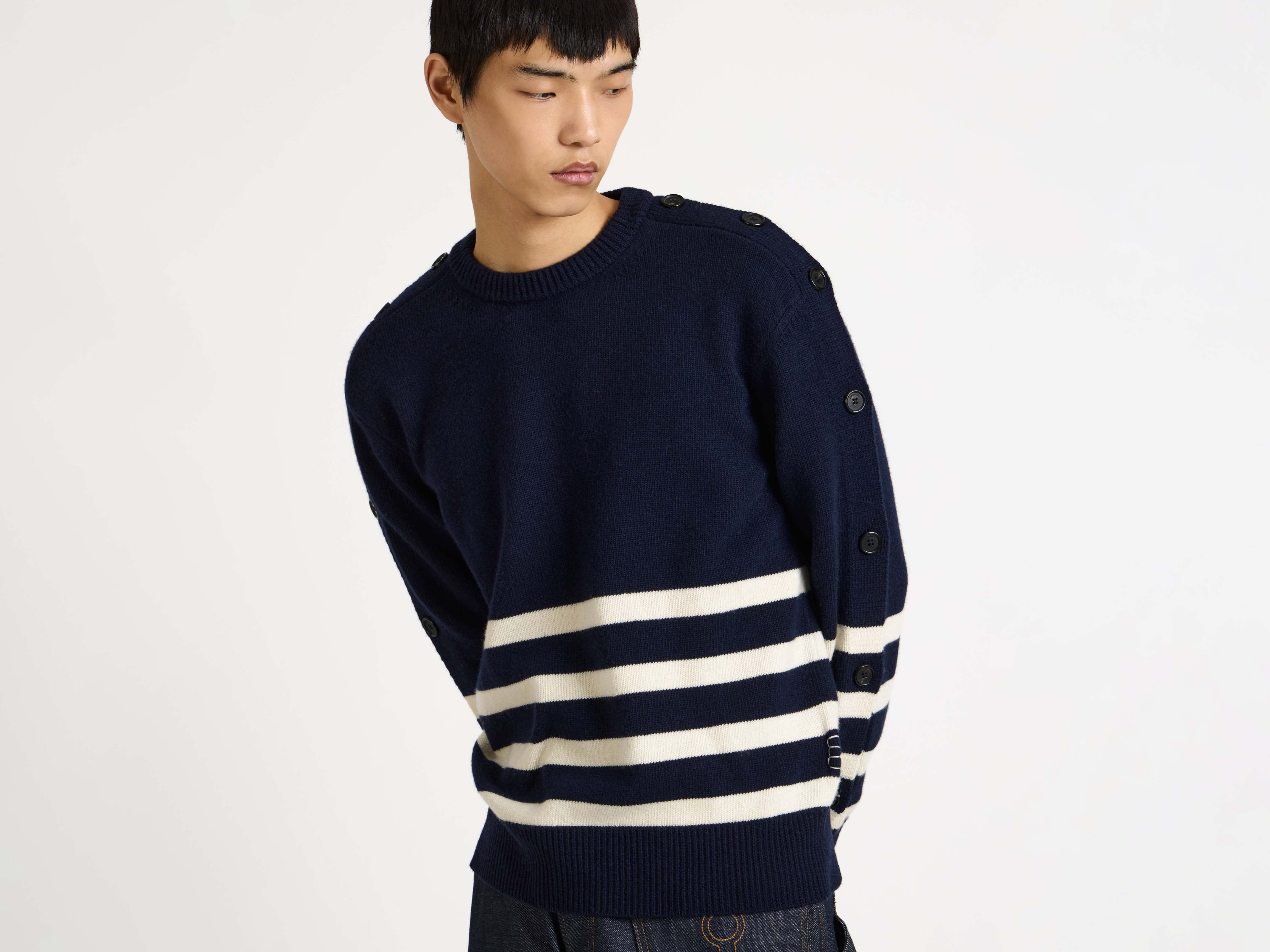 BUTTONED SLEEVE BRETON JUMPER IN NAVY - 6