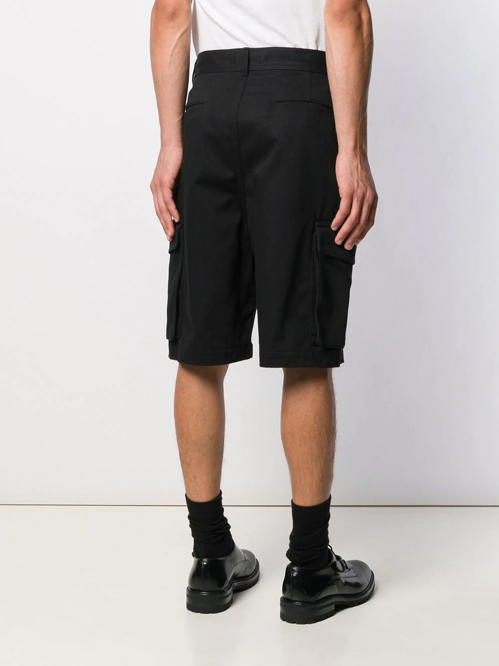 Men Patch Pockets Bermuda Shorts - 4