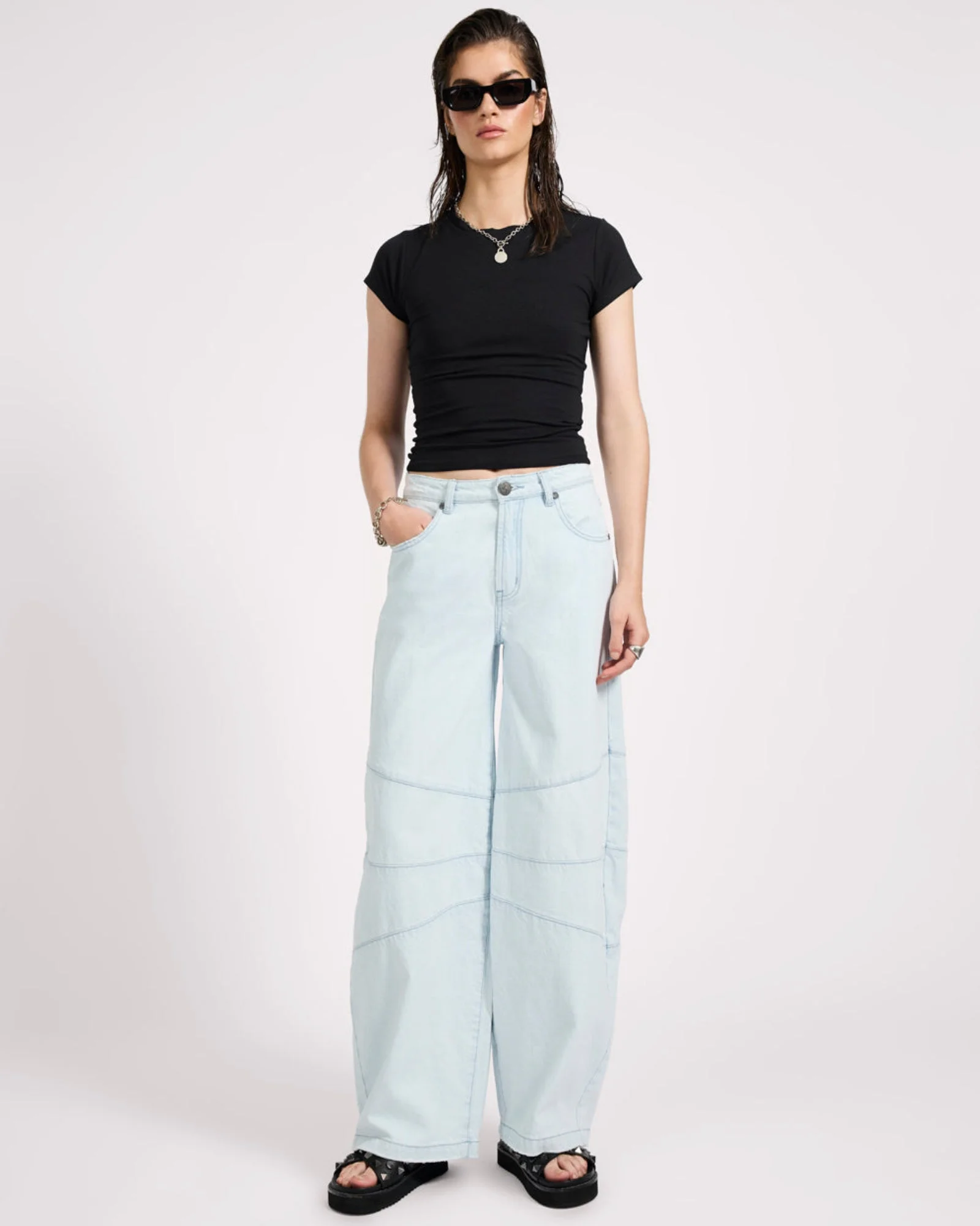 Barrel Mid Waist Wide Leg Denim Jeans - Xanthe Light Blue - 1