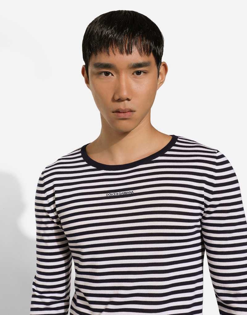 Boat-neck sweater in virgin wool 4