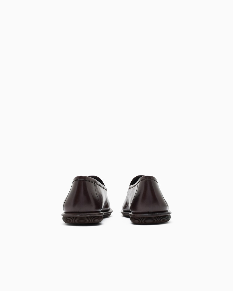 GIORGIO ARMANI 빈티지 냅파 가죽 loafers 와 embroidered 로고 outlook