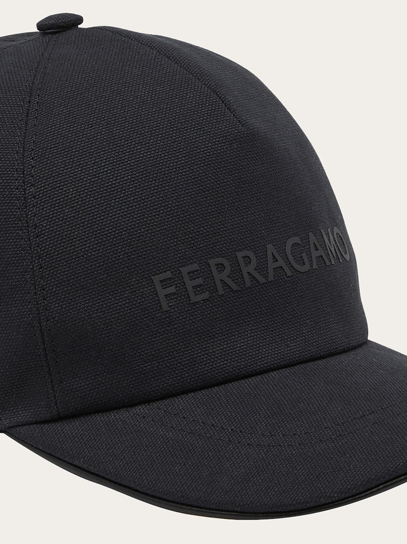 Baseball cap with signature 5