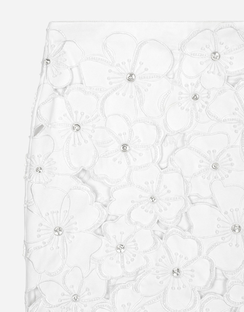 면 miniskirt 와 floral 자수 과 rhinestone embellishment 7
