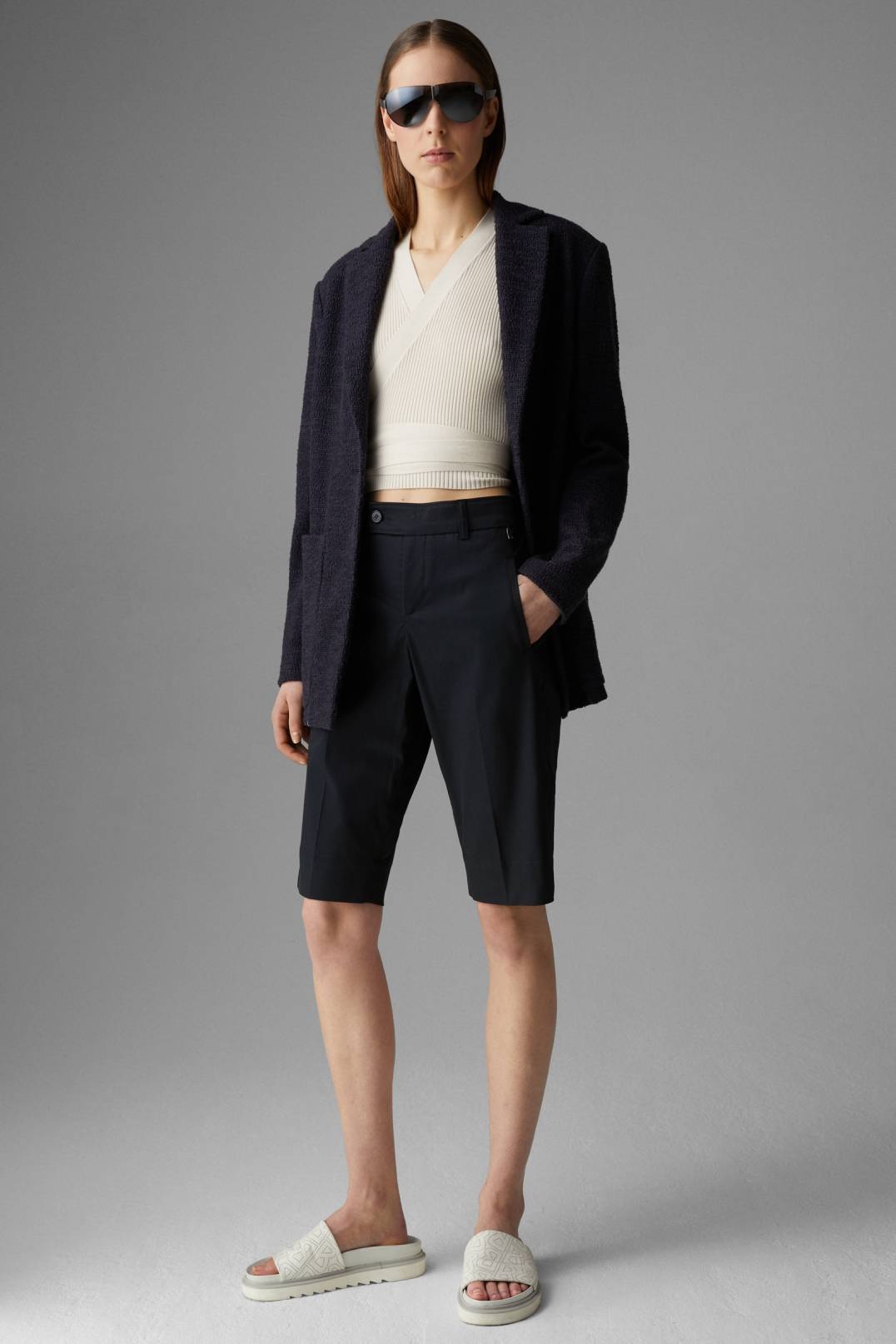 LARA BERMUDAS IN NAVY BLUE - 4