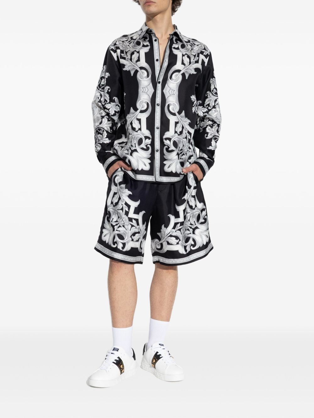 Barocco-print silk shorts - 2