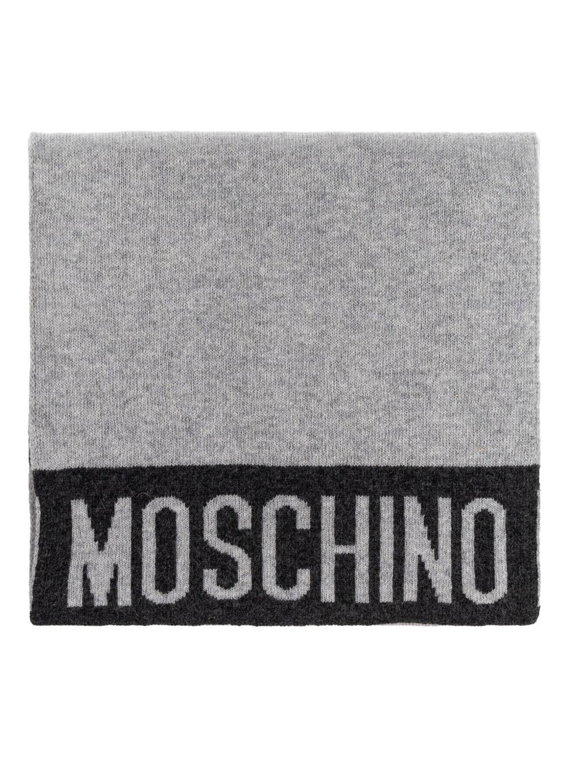 logo-detail scarf 1