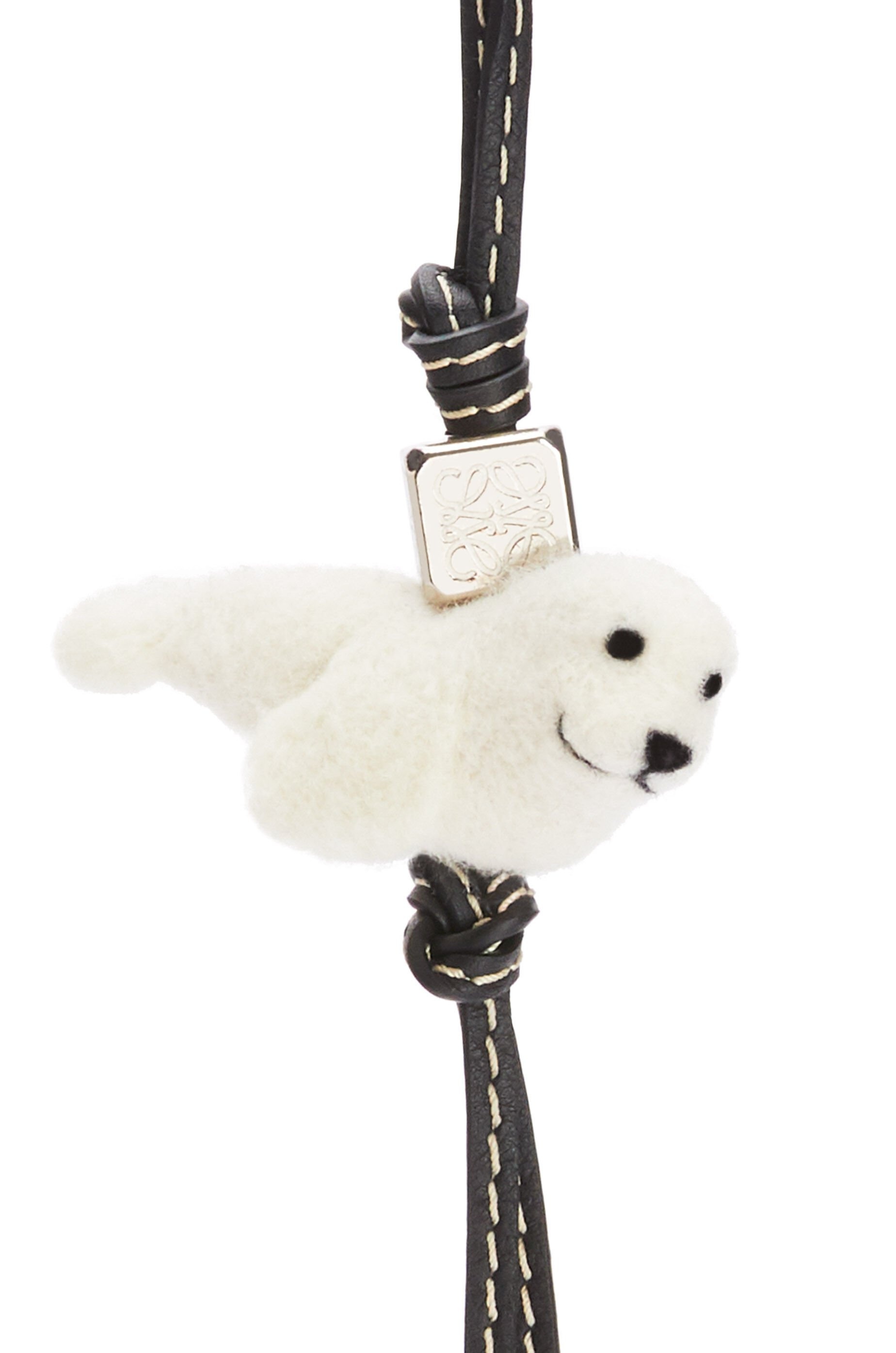 Seal charm in felt and calfskin - 2