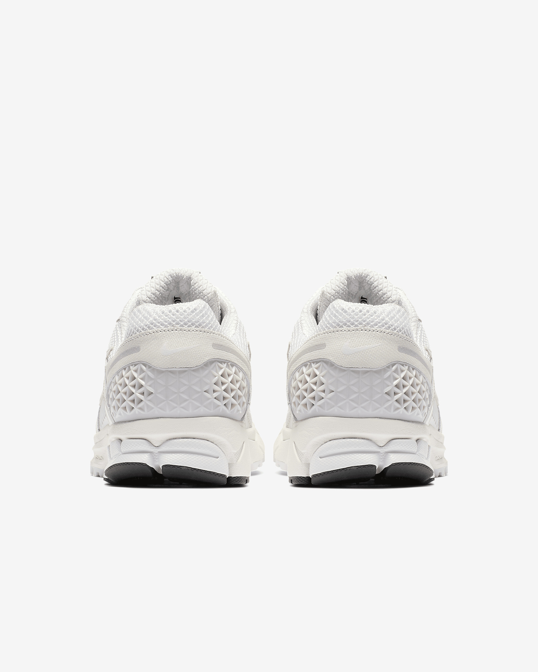 Nike Men's Zoom Vomero 5 Shoes - 6