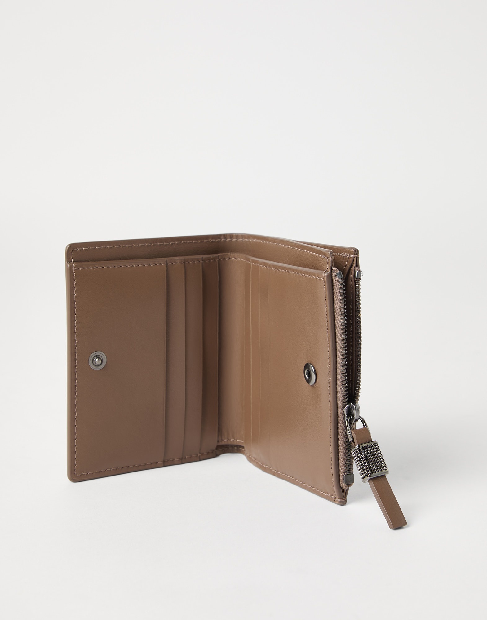 Grained calfskin compact wallet with shiny zipper pull - 3