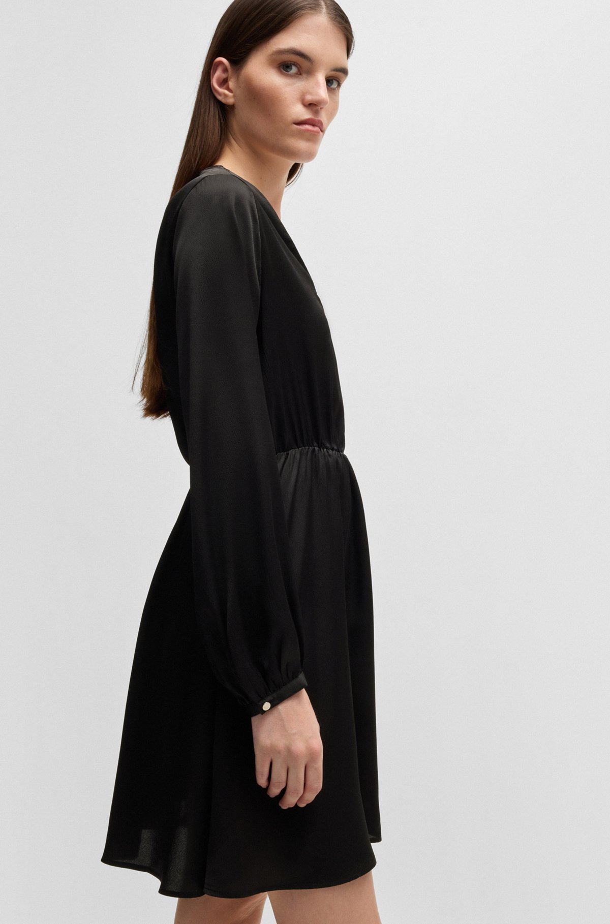 V-NECK DRESS IN HAMMERED SATIN - 6