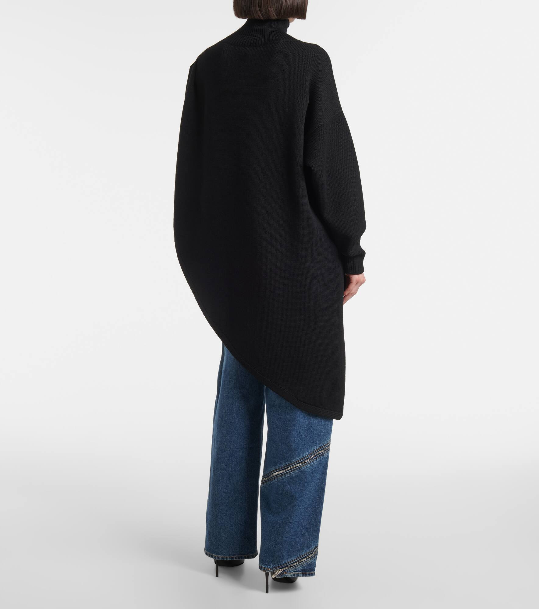Asymmetric caped turtleneck sweater - 3