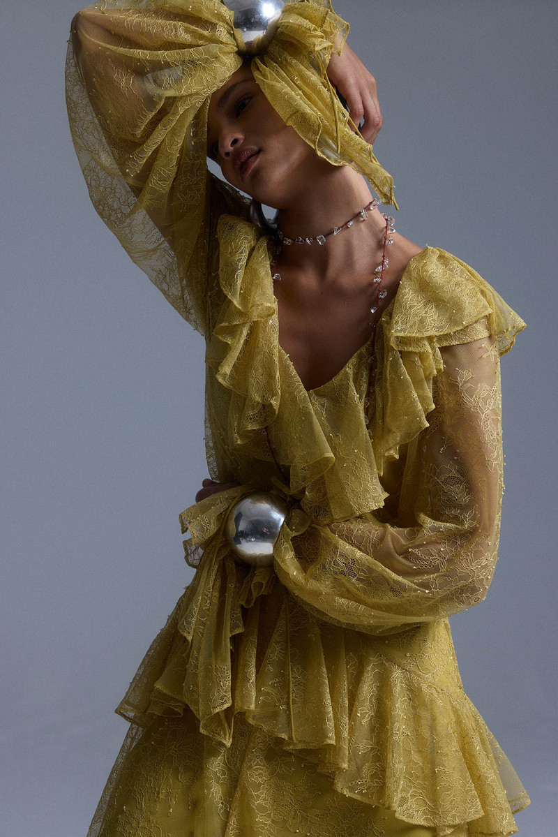 De La Vali ESEN MAXI DRESS IN YELLOW LACE outlook