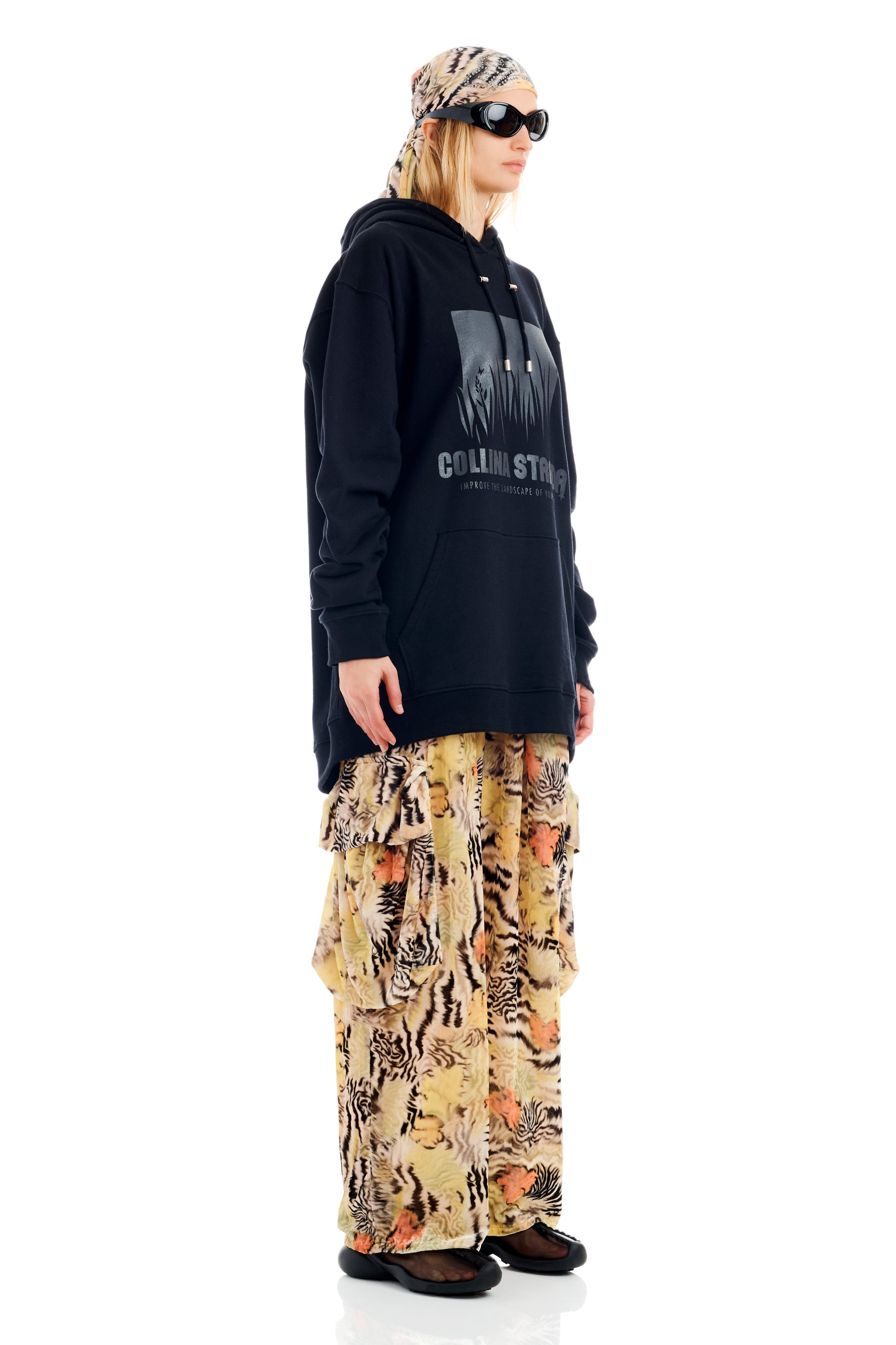 BLACK LANDSCAPE GRAPHIC HOODIE - 3