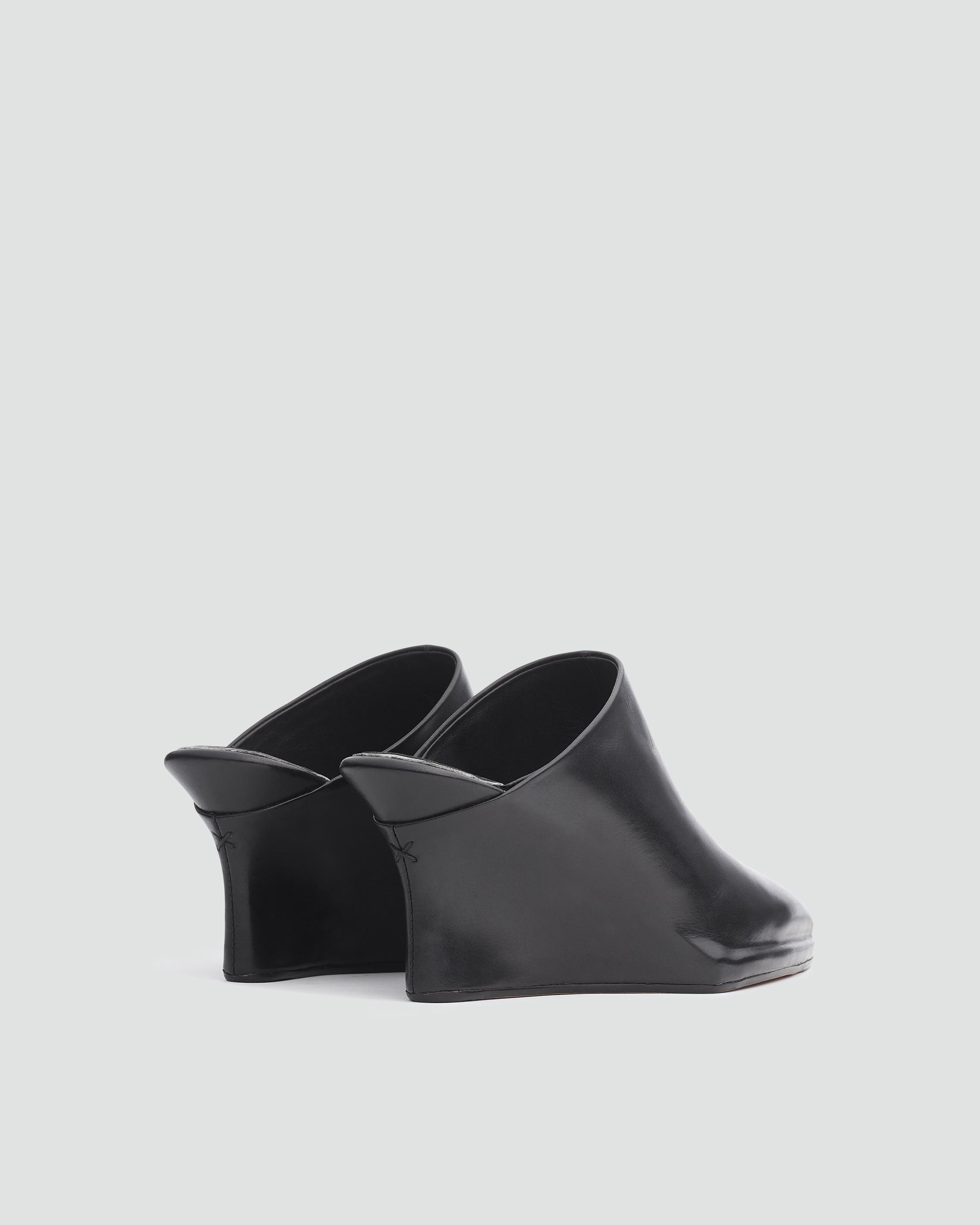 Eclipse Mule - Leather
Mid Heel - 2