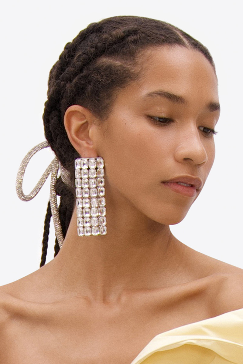 AREA LONG CRYSTAL PAVE EARRINGS outlook