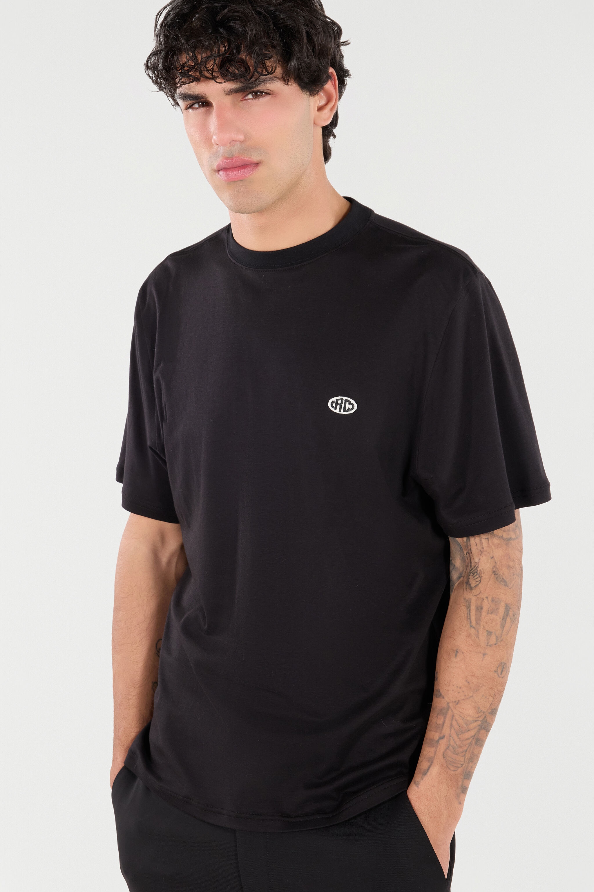 T-Shirt with Logo Patch - 5