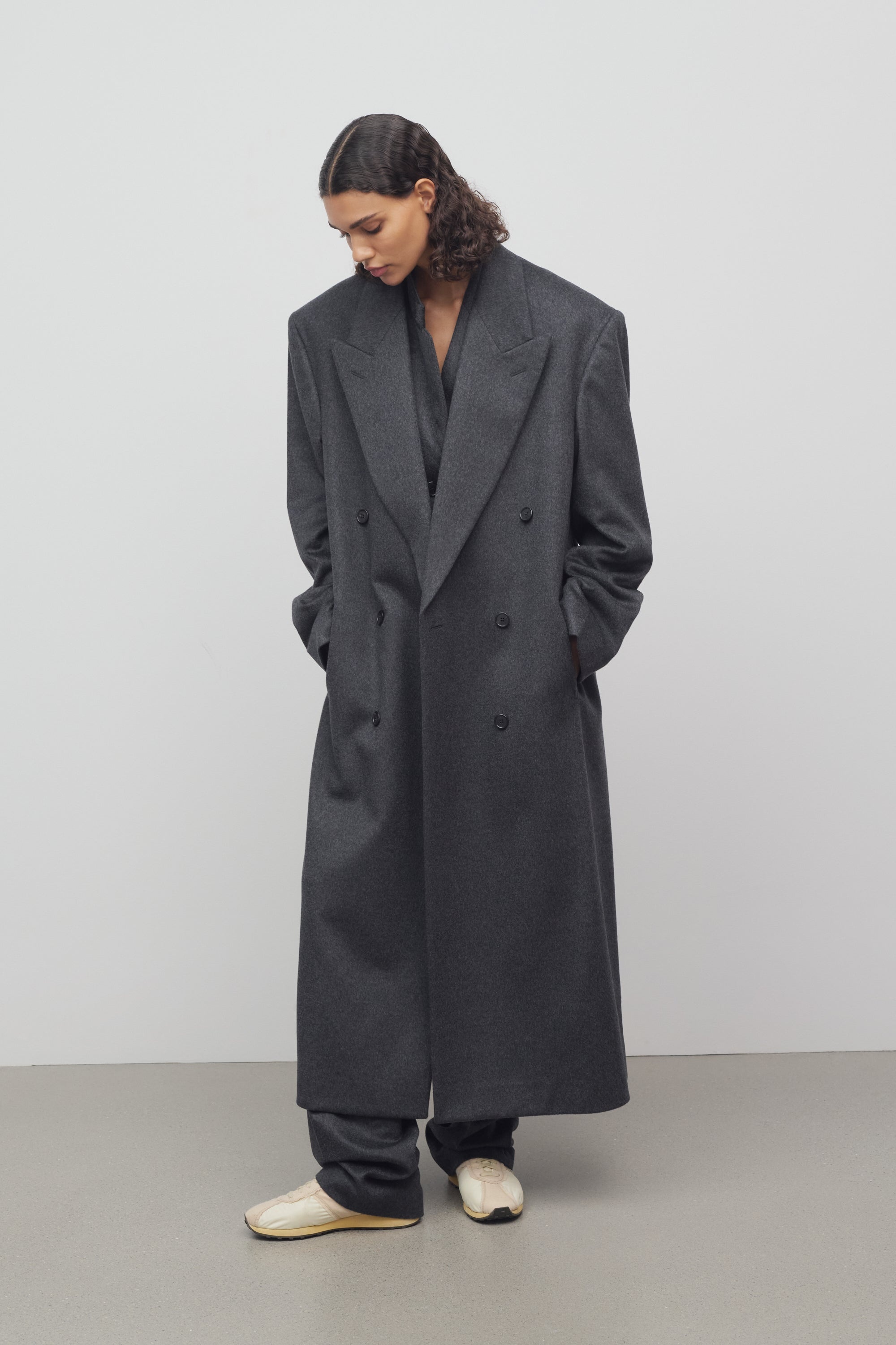 The Row Harisi Coat in Cashmere | REVERSIBLE