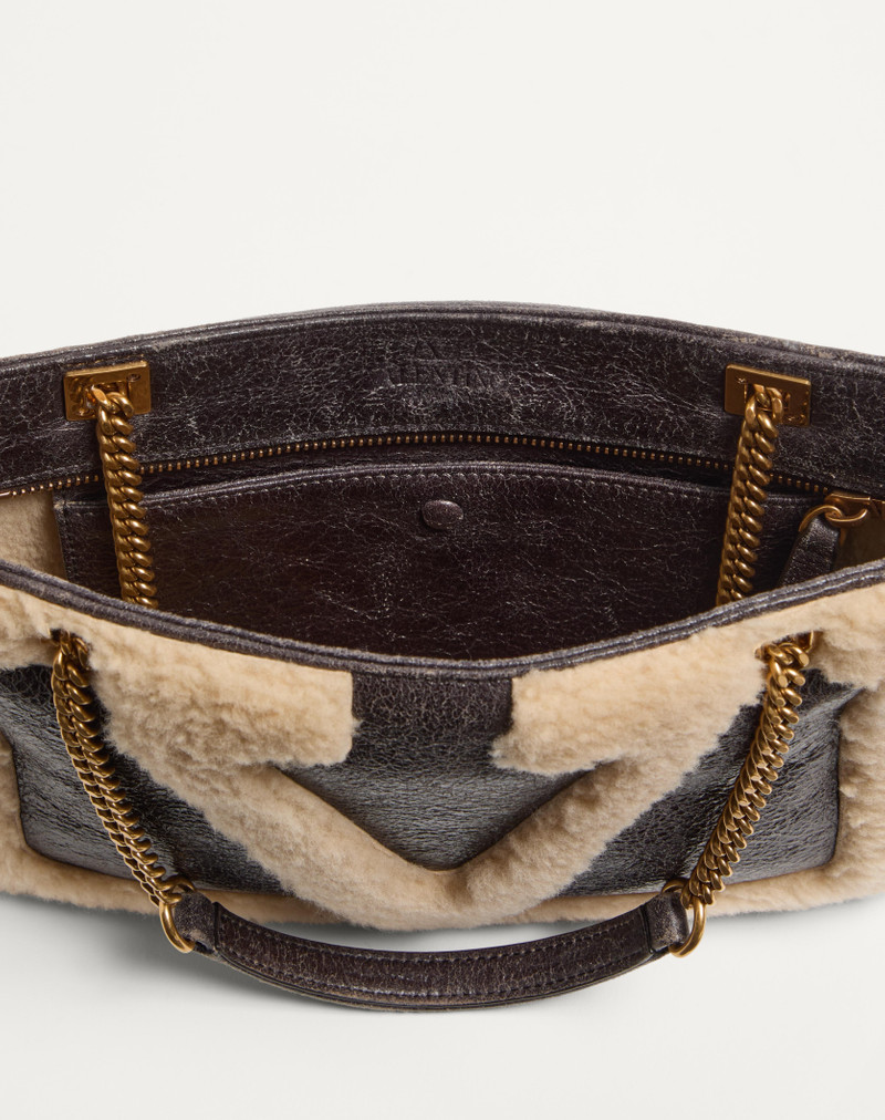 Valentino VALENTINO GARAVANI VIVA SUPERSTAR SMALL SHEARLING SHOPPING BAG outlook