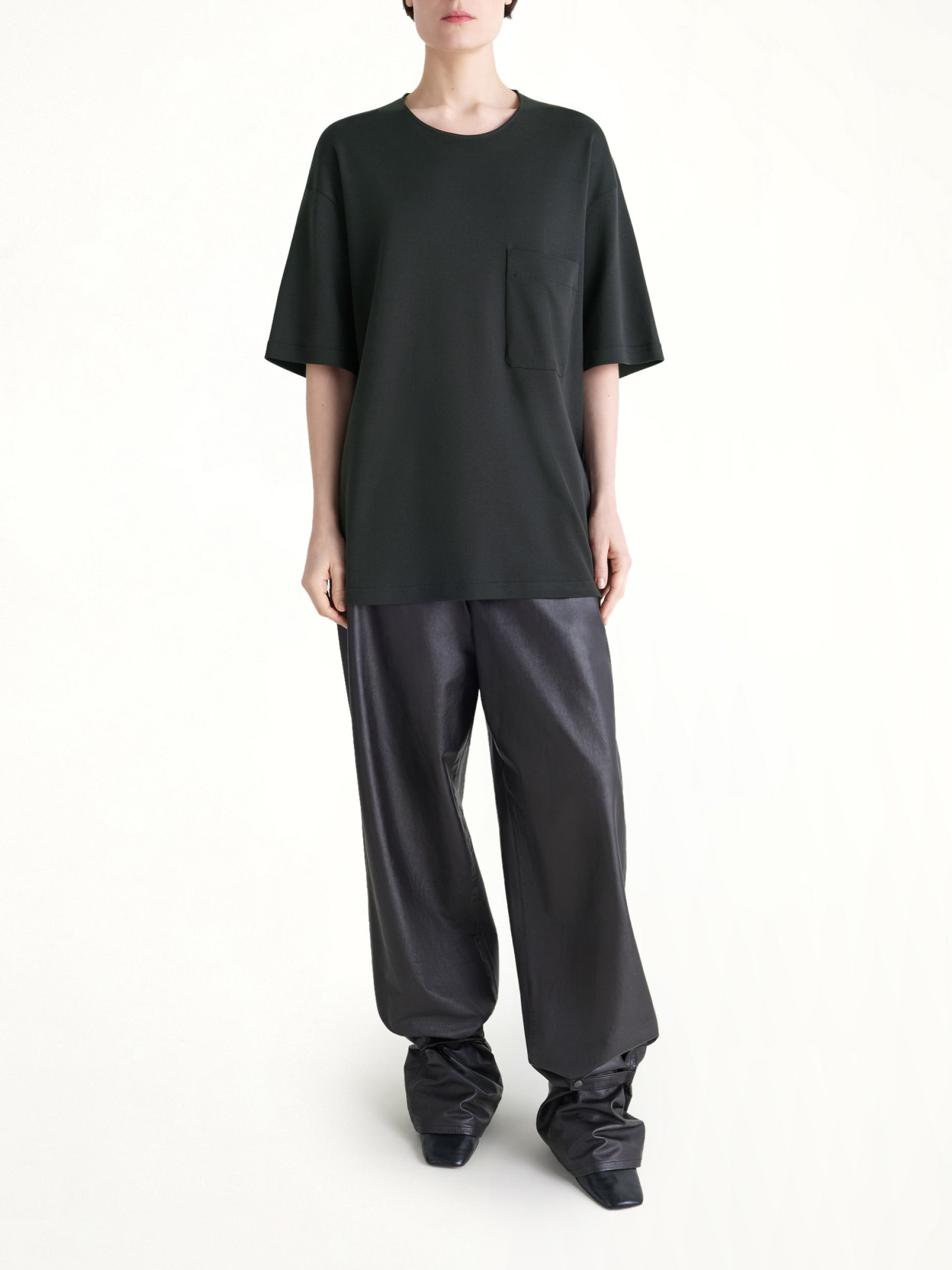 Relaxed Fit T-Shirt in Black - 4