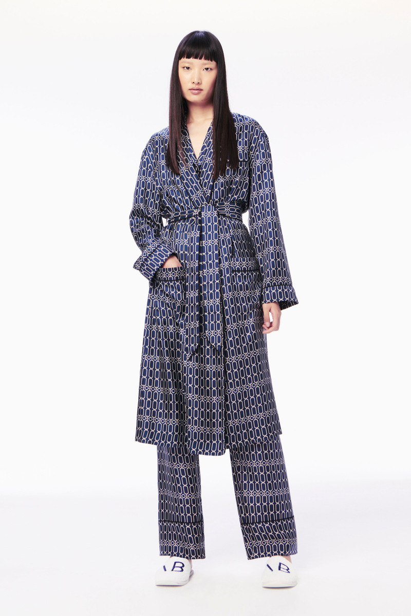 Victoria Beckham Chain Print Robe in Navy outlook
