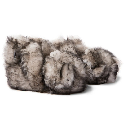 VETEMENTS Hug Me Bear Shearling Slippers outlook