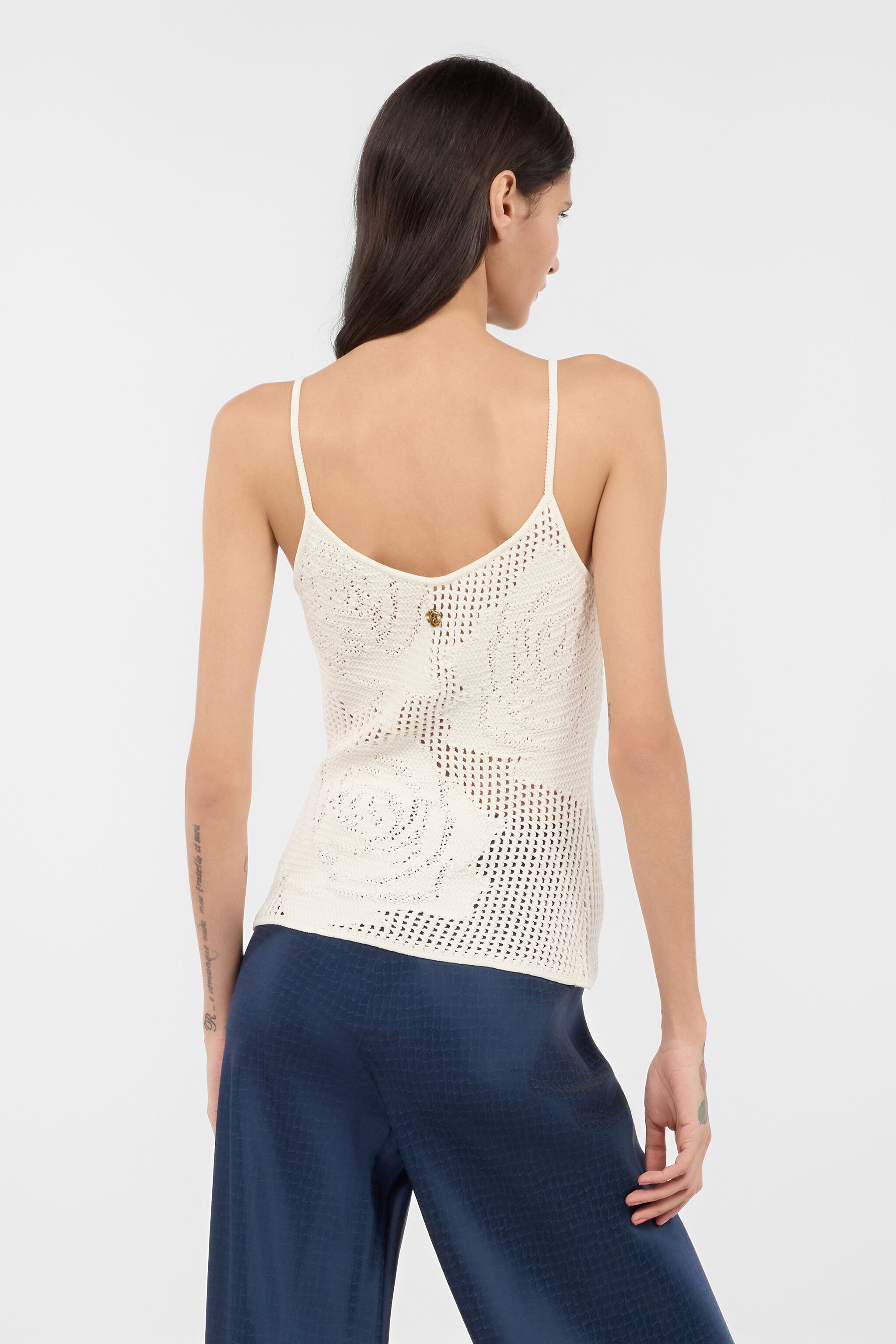 Openwork Top With Roses - 4