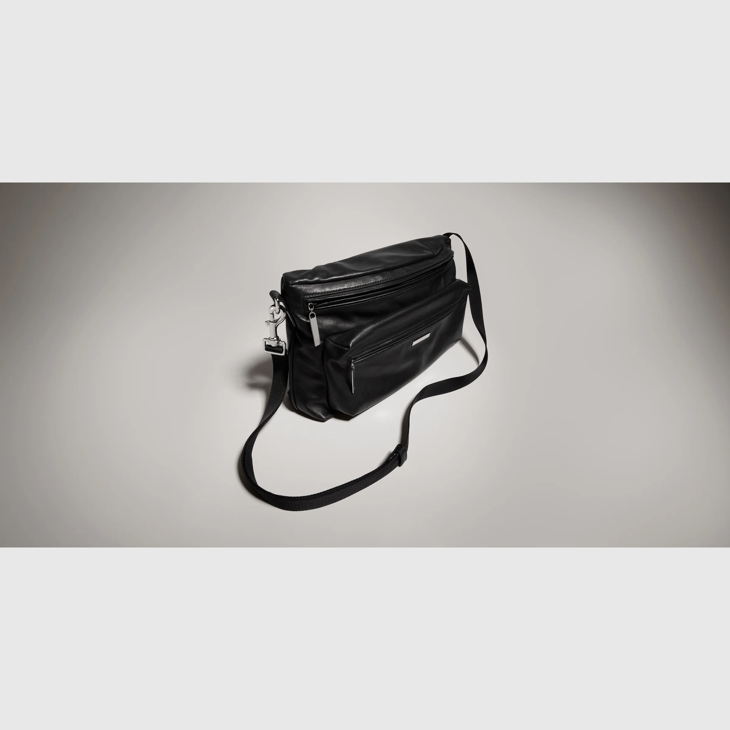 Gucci Tag medium crossbody bag - 1
