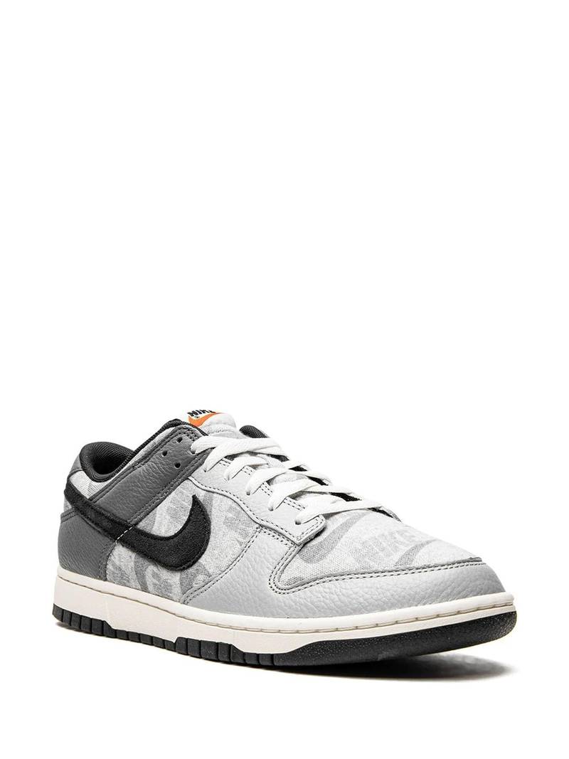 Nike Dunk Low sneakers outlook