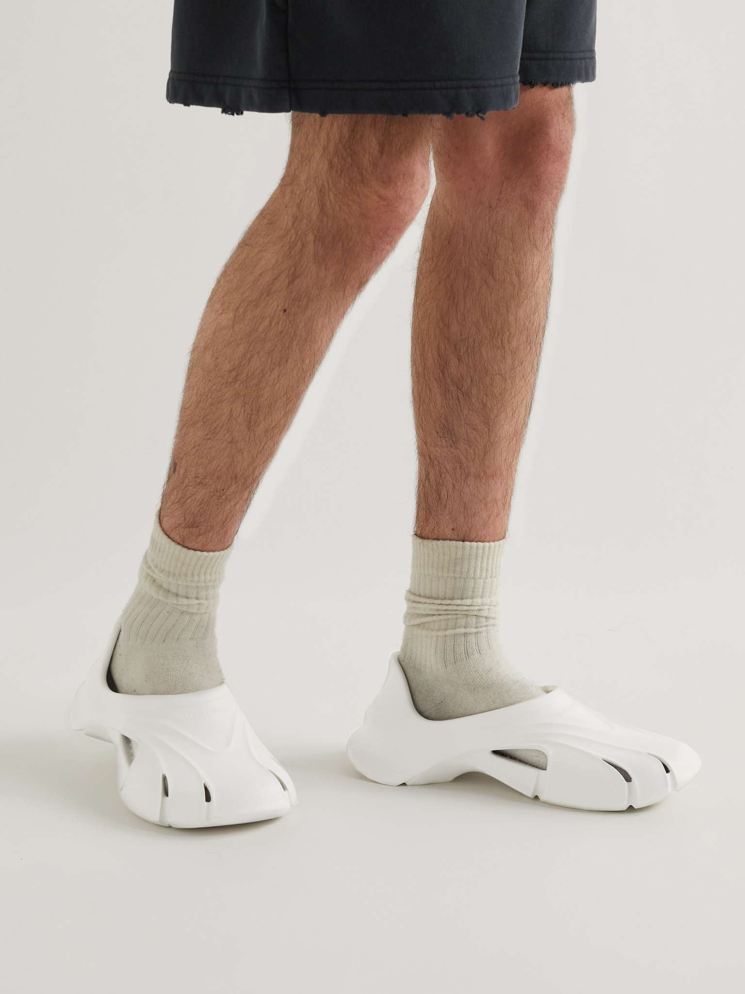 【BALENCIAGA】MOLD CLOSED BALENCIAGA Mold Closed Rubber Sandals | mrporter | REVERSIBLE