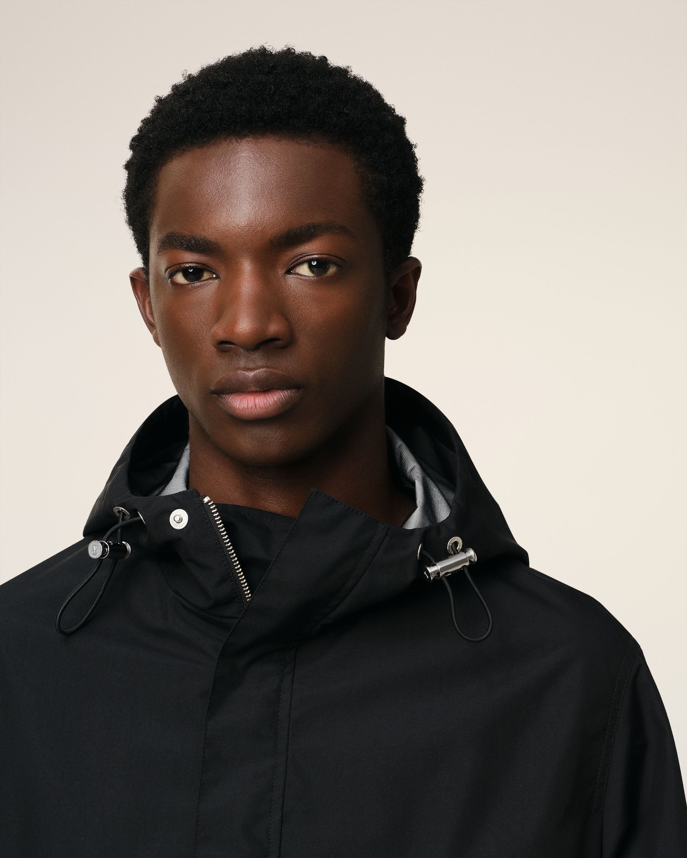 BLACK WATER-REPELLENT LONG HOODED WINDBREAKER - 4
